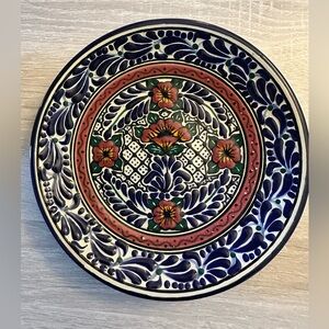 Hand painted Mexican Pottery Wall Plate Talavera 7.5”Blue Red Flowers Signed 🌹